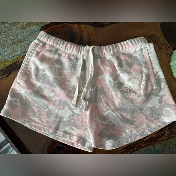 Roots Women's Shorts - Picture 1 of 3